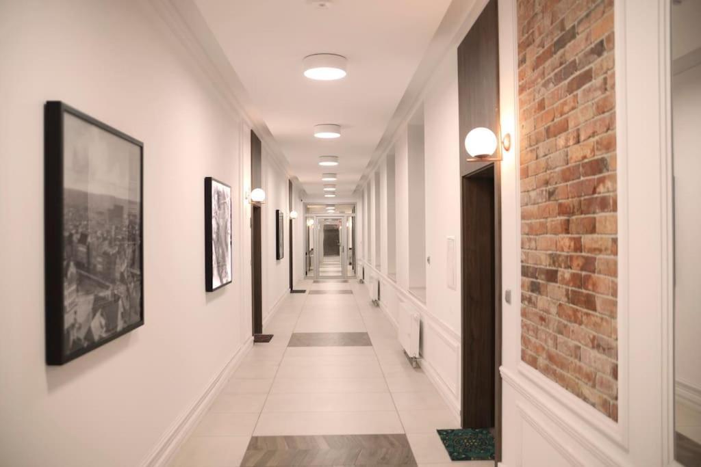 Unique Apartment City Center ヴロツワフ エクステリア 写真